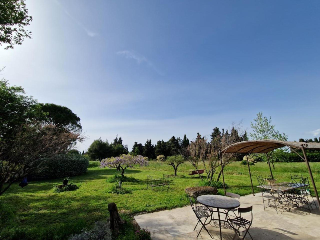 Ancien Mas Du Moulin Bed & Breakfast Eygalières Dış mekan fotoğraf