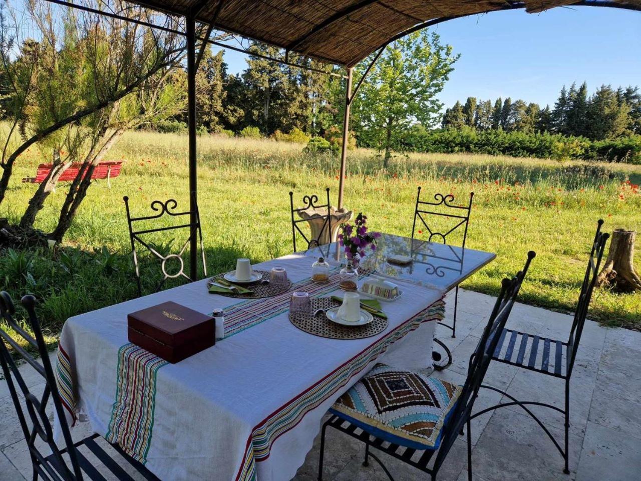 Ancien Mas Du Moulin Bed & Breakfast Eygalières Dış mekan fotoğraf