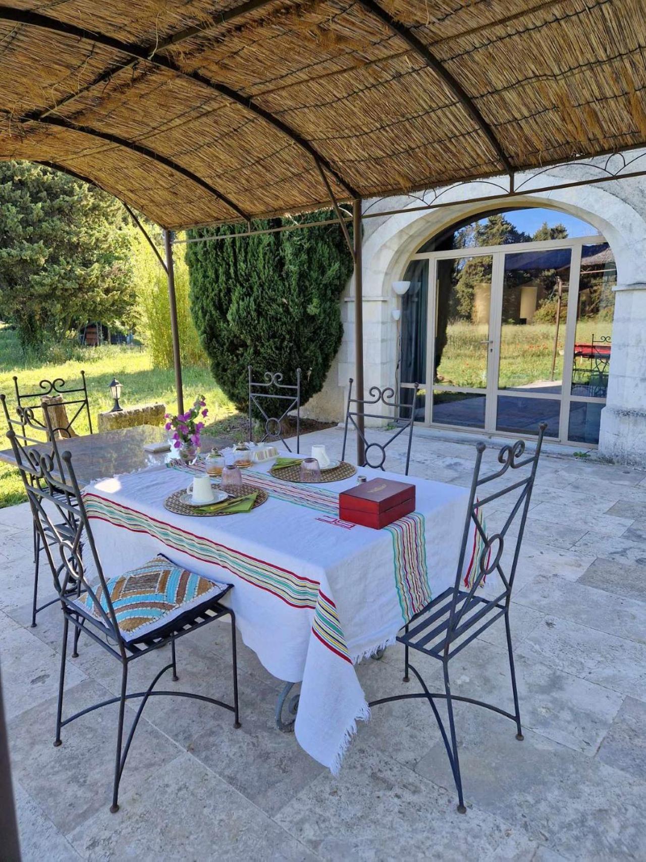 Ancien Mas Du Moulin Bed & Breakfast Eygalières Dış mekan fotoğraf